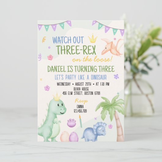 Schattige Jongen Dinosaurus Verjaardagsfeestuitnod Kaart (Staand voorkant)