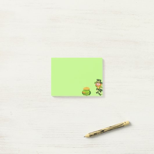 Schattige kabouter & pot met goud op limoengroen post-it® notes (Op bureau)