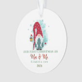 Schattige Kabouter Sneeuwvlokken Onze Eerste Kerst Ornament (voorkant)