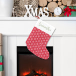 Schattige kalligrafie script rode winter sneeuwvlo kleine kerstsok<br><div class="desc">Dit ontwerp is voorzien van een schattige eenvoudige stijlvolle kalligrafie script Kerstkous met een rood en wit sneeuwvlok patroon, een rustieke boerderij land grillig, minimalistische minimalistische klassieker, een elegantie elegante rustieke stijl, ouderwetse tijdloze vakantie ontwerp, winter kerst vakantie huis decor, aangepaste gepersonaliseerde naam, Kerstvakantie aangepaste cadeau idee, een creatief simplistisch...</div>