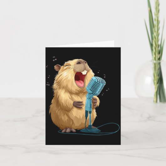 Schattige Karaoke Capybara met Microfoon voor Grap Kaart (Voorkant)