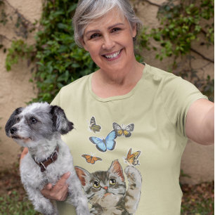 Schattige kat kitten speelt met vlinders t-shirt