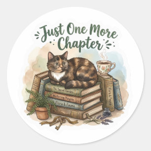 Schattige kat leest boeken, nog maar één hoofdstuk ronde sticker