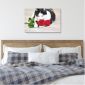 Schattige kat met de rode roos canvas afdruk (Insitu (Slaapkamer))
