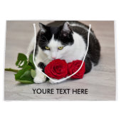 Schattige kat met de rode roos groot cadeauzakje (Voorkant)