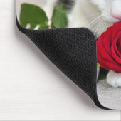 Schattige kat met de rode roos muismat (Hoek)