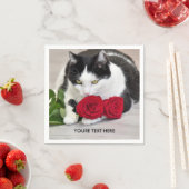 Schattige kat met de rode roos servet (Insitu)