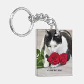 Schattige kat met de rode roos sleutelhanger (Voorkant Links)