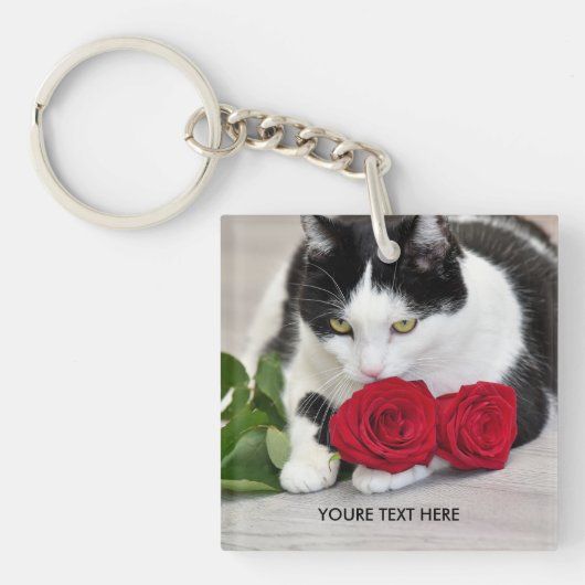 Schattige kat met de rode roos sleutelhanger (Voorkant)