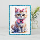 Schattige kat met strik gelukkige verjaardag kaart (Staand voorkant)