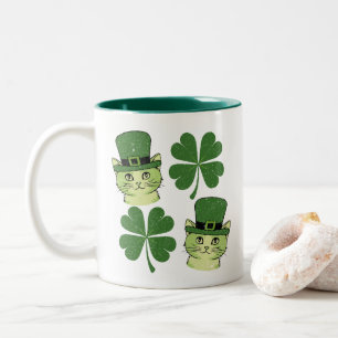 Schattige kat met vierbladige klaver St. Patrick's Tweekleurige Koffiemok
