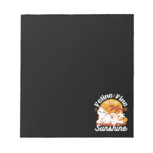 Schattige kat ontspannen in de zon - zomerhuisdier notitieblok