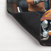 Schattige kat op motorfiets Muismat (Hoek)