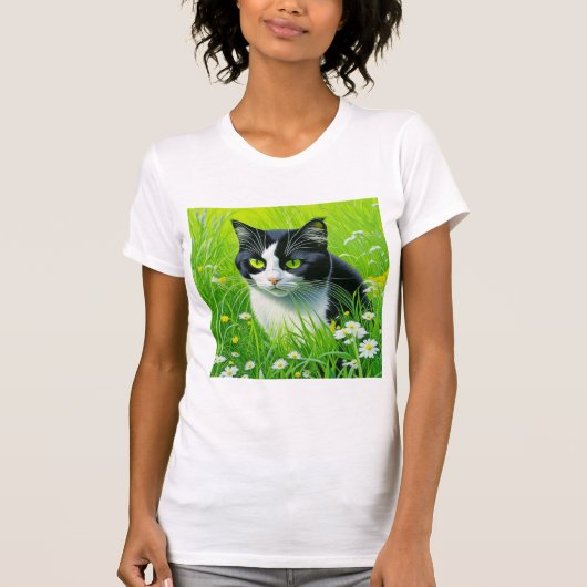 Schattige kat zitten in een veld van Daisies T-shirt (Voorkant)