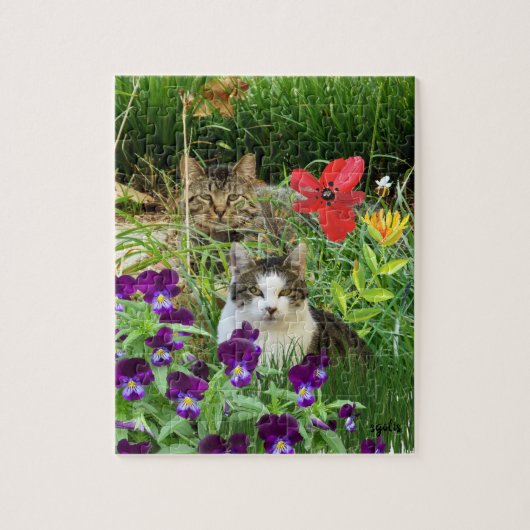 Schattige katten in de tuin legpuzzel (Verticaal)