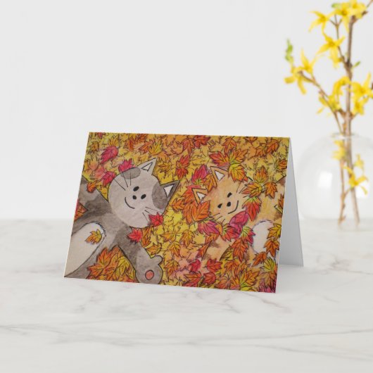 Schattige katten in herfstbladeren, Halloween, Tha Kaart (Gele Bloem)