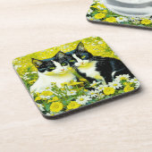 Schattige katten zitten in een veld van Daisies Bier Onderzetter (Linkerzijde)