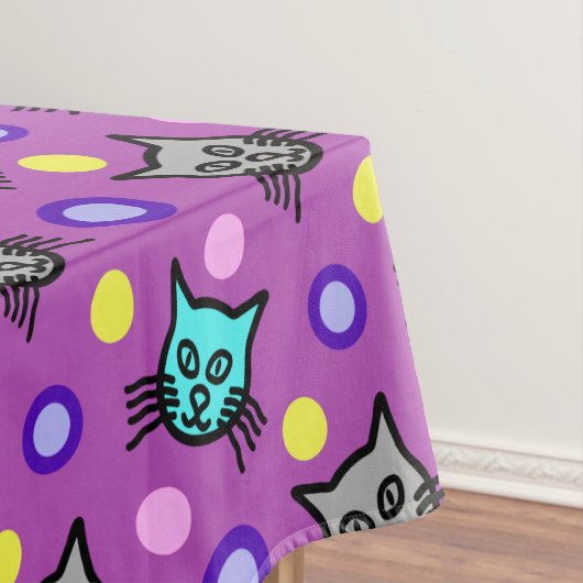 Schattige kattenpatroon in violet klein tafelkleed (Voorbeeld)