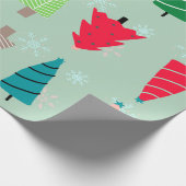 Schattige kerstbomen pastelgroene sneeuwvlokken cadeaupapier (Hoek)