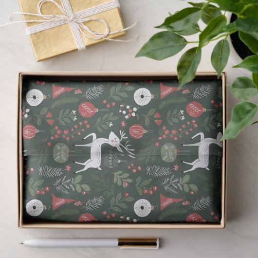 Schattige kersthert in bosboom rood groen tissuepapier (Geschenk)