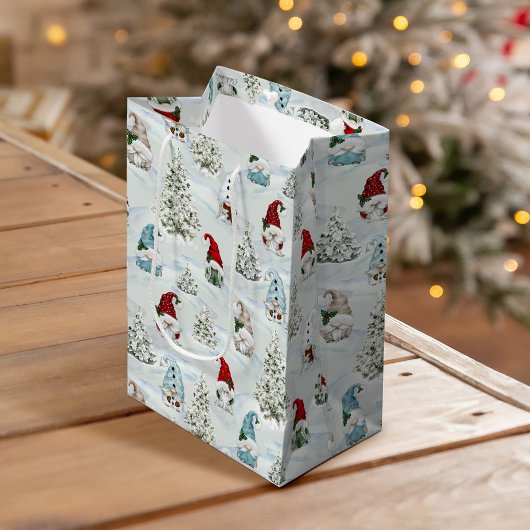 Schattige Kerstkabouters in de Sneeuw Medium Cadeauzakje