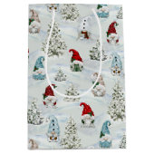 Schattige Kerstkabouters in de Sneeuw Medium Cadeauzakje (Voorkant)