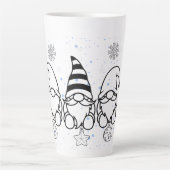 Schattige Kerstkabouters Vakantiedesign. Latte Mok (Voorkant)