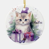 Schattige kerstkitten met kerstcadeaus keramisch ornament (Voorkant)