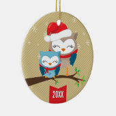 SCHATTIGE KERSTORNAMENT:: feestelijk uilenpaar Keramisch Ornament (Rechts)