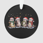 Schattige Kerstotters in Kerstmannenmutsen Grappig Ornament (voorkant)