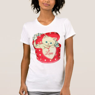 schattige keuken in een cadeaudoos met hart t-shirt