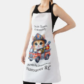 Schattige kitten brandweerman in lichte vrachtwage schort (Insitu)