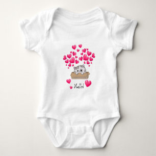 Schattige kitten in een doos en roze harten romper