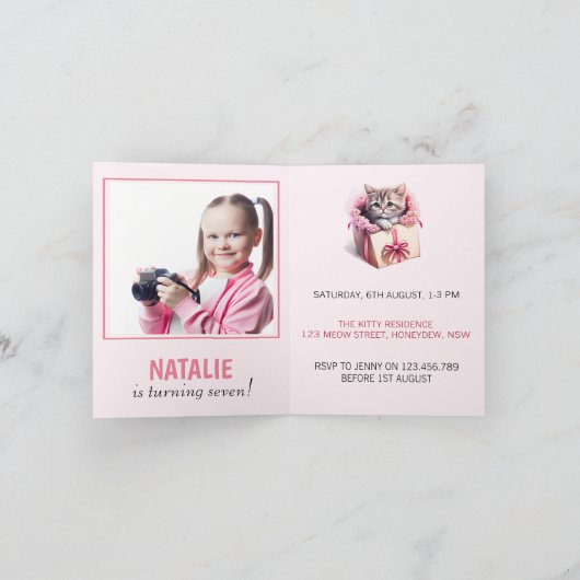 Schattige kitten in een doos Verjaardagscadeau Fot (Binnen)