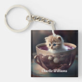 Schattige kitten in een theekopje Gepersonaliseerd Sleutelhanger (voorkant)