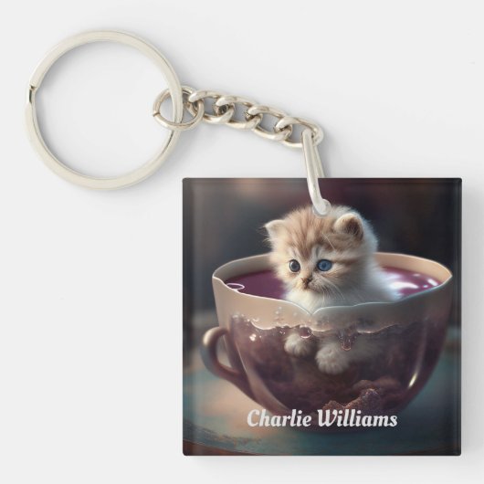 Schattige kitten in een theekopje Gepersonaliseerd Sleutelhanger (voorkant)