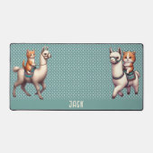Schattige Kitten Riding Fluffy Llama Gepersonalise Bureaumat (Voorkant)
