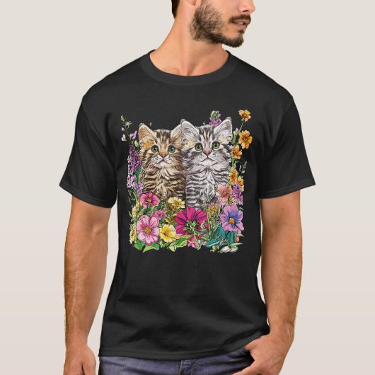 Schattige Kittens In Bloementuin T-shirt (Voorkant)