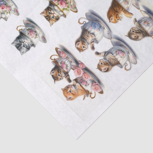 Schattige Kittens zitten in theekopjes Tissuepapier (Detail)