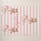 Schattige klein Beer in roze Sherpa Deken (Voorkant (horizontaal))
