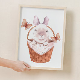 Schattige klein konijntje in mand bosrijke kwekeri poster