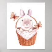 Schattige klein konijntje in mand bosrijke kwekeri poster (Voorkant)