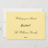 Schattige klein paaslam in een bloemenweide feestdagenkaart (Achterkant)