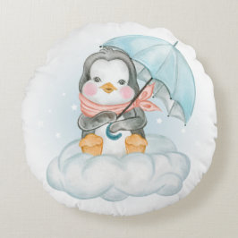 SCHATTIGE KLEINE BABY PINGUÏN ZITTEND OP WOLK ROND KUSSEN