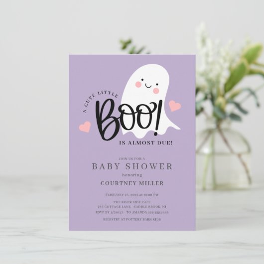 Schattige kleine boo is bijna te wijten aan Baby s Kaart (Staand voorkant)