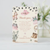 Schattige kleine cowgirl is op weg naar het baby s bedankkaart (Staand voorkant)