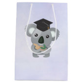 Schattige Koala Beer in een zwarte Graduation Cap Medium Cadeauzakje (Achterkant)