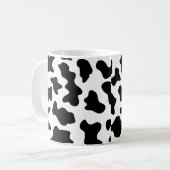 schattige koe op zwarte en witte boerderij koffiemok (Voorkant links)