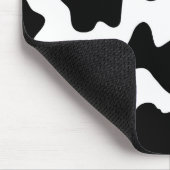 schattige koe op zwarte en witte boerderij muismat (Hoek)