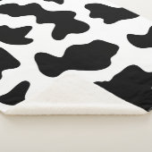 schattige koe op zwarte en witte boerderij sherpa deken (3/4)